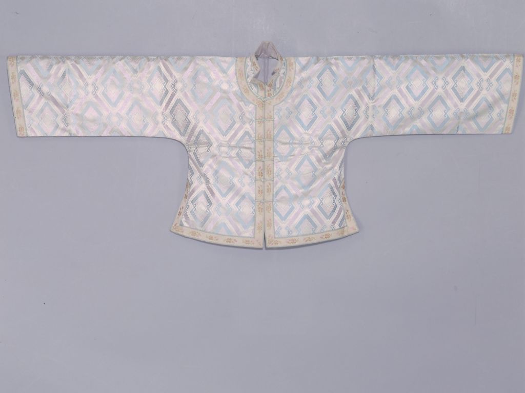 图片[1]-Silver grey square pattern satin jacket with dark flowers-China Archive